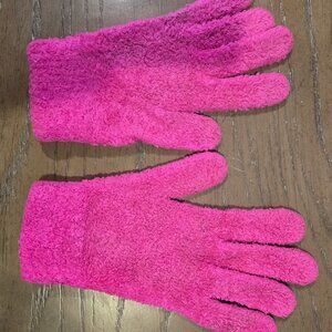 Pink fuzzy stretch mittens